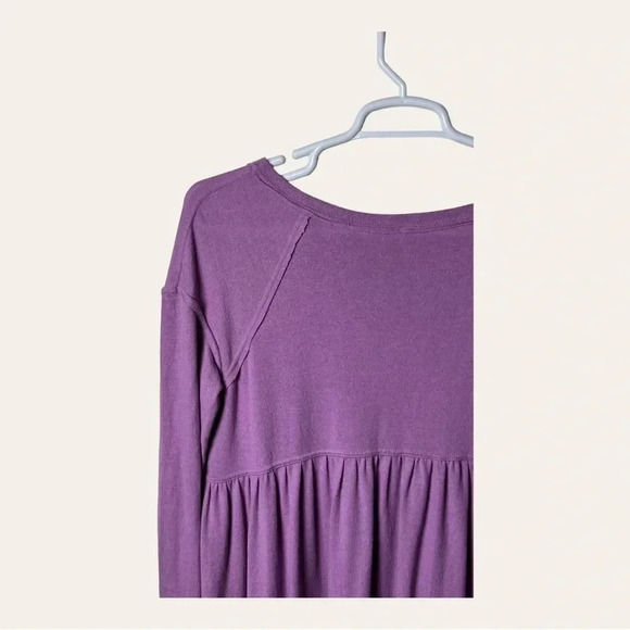 0267. Free PEOPLE‎ LAVENDER LONG SLEEVE TOP SIZE MEDIUM OVERSIZED - Picture 8 of 10